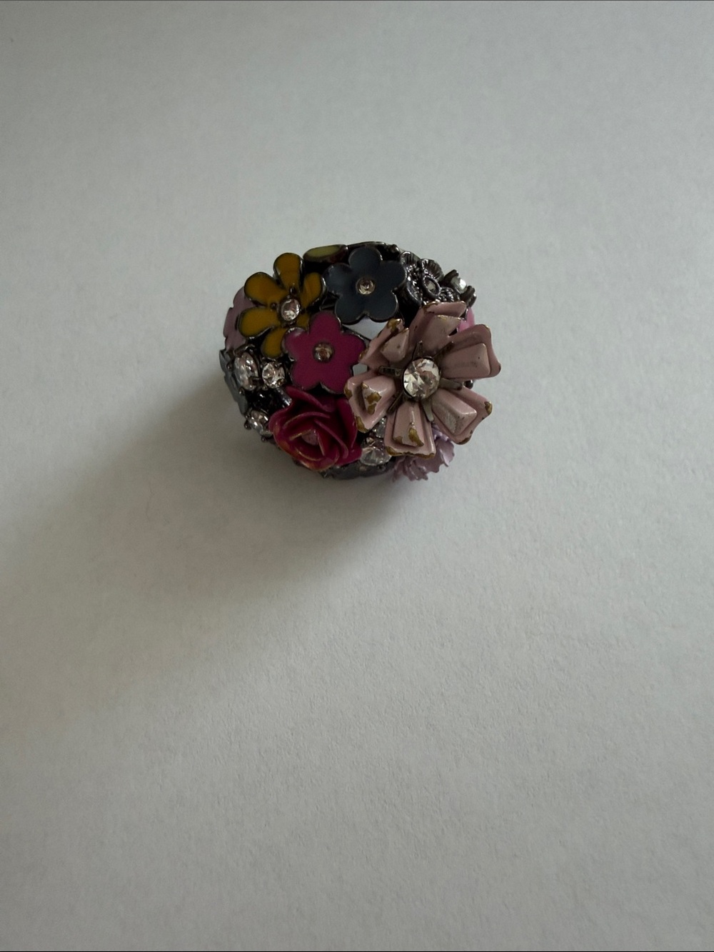 Juicy Couture Ring Floral Cluster Statement Ring in Pink, Yellow & Blue